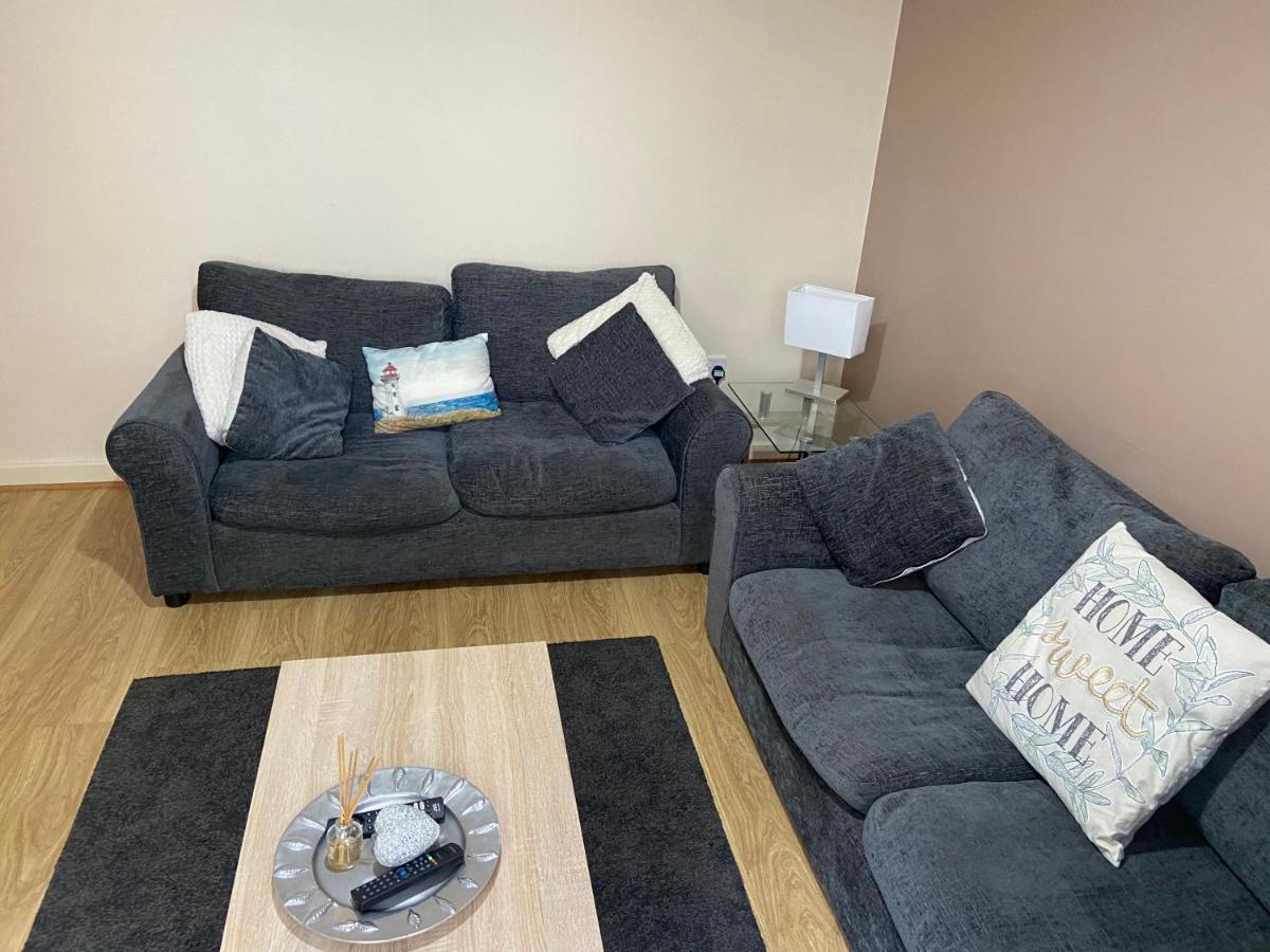 Cosy 3-Bedroom House, Stones Throw To Beach 韦茅斯 外观 照片