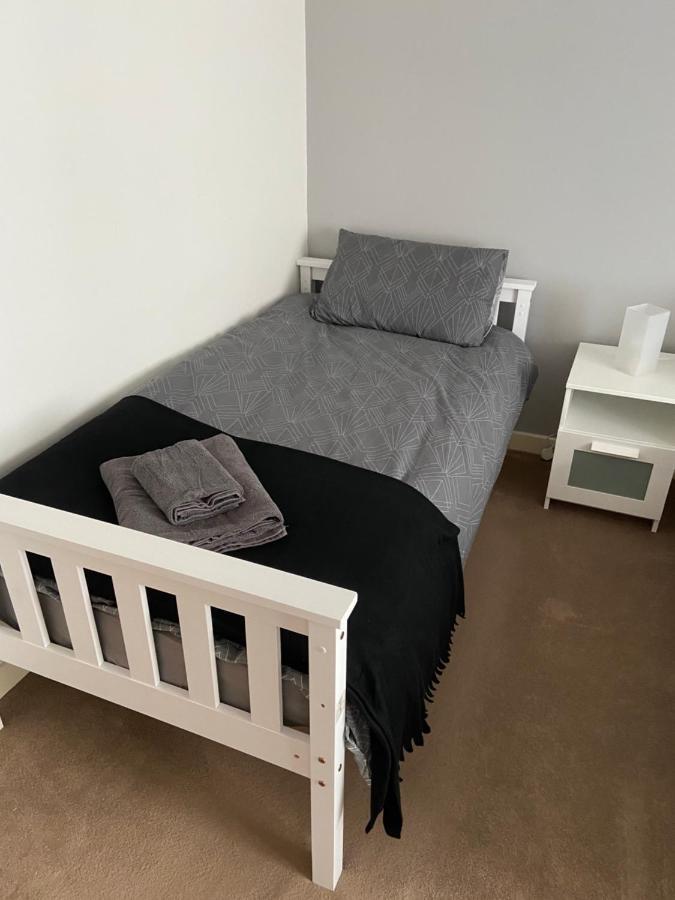 Cosy 3-Bedroom House, Stones Throw To Beach 韦茅斯 外观 照片